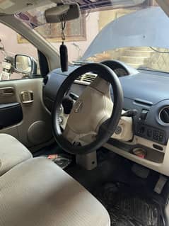 Nissan otti 2007