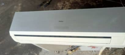 Haier 1.5 ToN simple AC for sale good condition