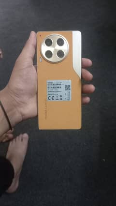 techno camon 30 8/256 10/10 full box 8 month warrenty