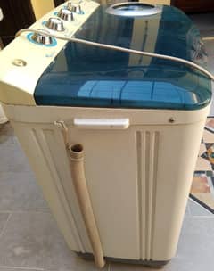Dawlance washing machine with Spiner , Model DW-8100 Condition is Goog