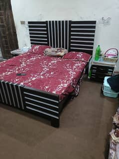 wooden bed set with Almari and other items