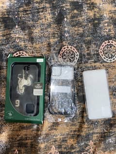 4 IPHONE 11 PREMIUM CASES