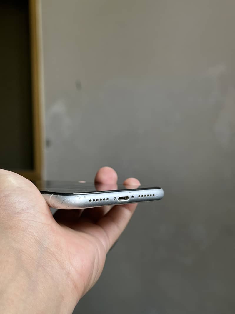 IPHONE XR • NON PTA (SIM WORKING) 3