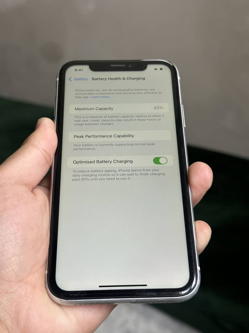 IPHONE XR • NON PTA (SIM WORKING) 5