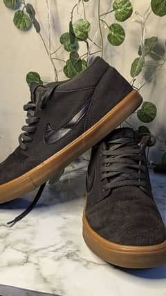Original imported shoes Delivery possible 10/10 condition