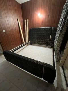 king size beautiful bed. . only serious buyers contact