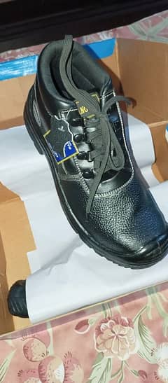 safety shoes brand new
