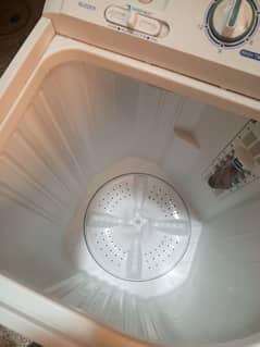 Haier semi washing machine with Drayer