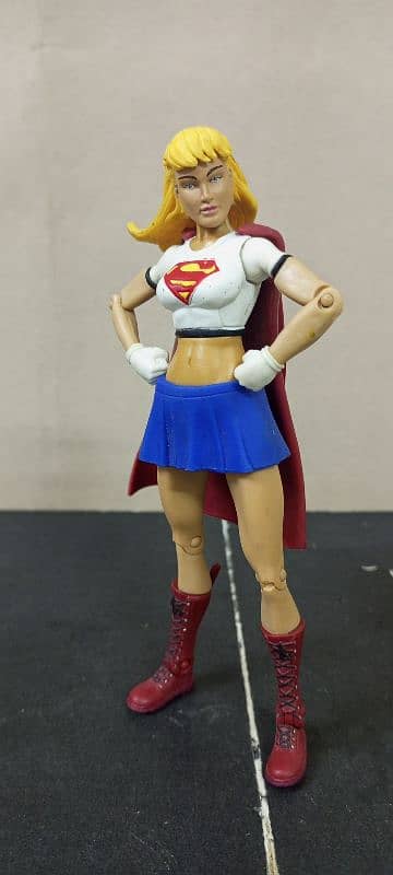 Classics Super Heroes  DCUC Supergirl Action Figure 5