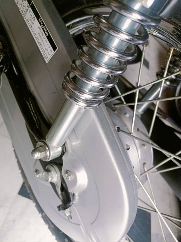 New condition slightly used no rust on any part like new bike 3