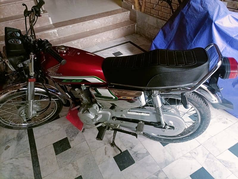 New condition slightly used no rust on any part like new bike 7