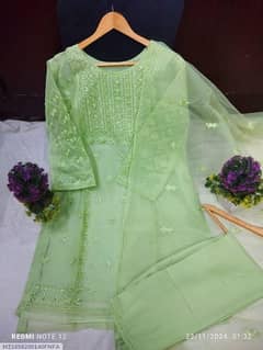 Beautiful dress 50% discount ka sath