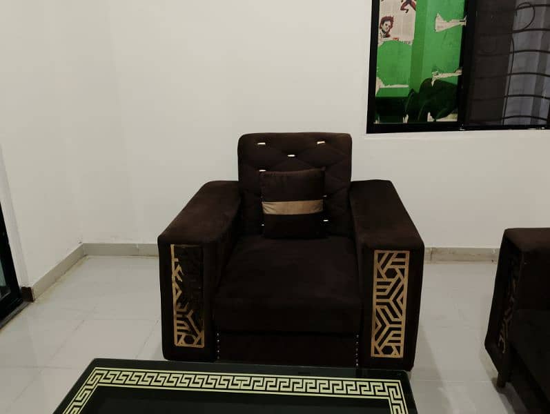 5 Seator Sofa Set In good condition 6months used only 3