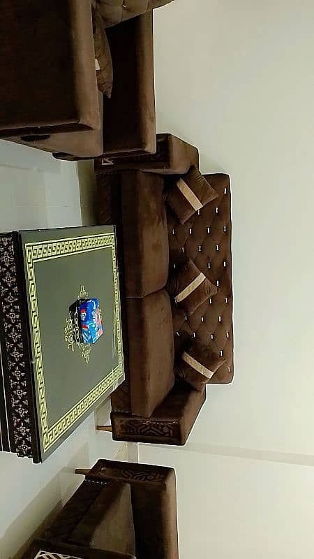 5 Seator Sofa Set In good condition 6months used only 6