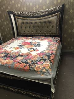 bedset with 2 side tables and 1 dressing.