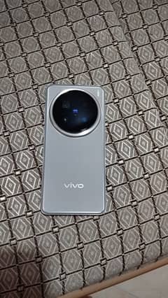 Vivo x 200 pro 16 GB ram 512 rom