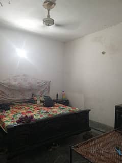 4.5 Marla 1st and 2nd Floor Available
