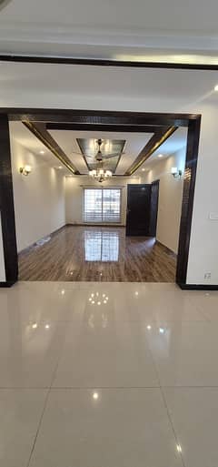 Upper Portion For Rent In G-13 (14 Marla)