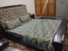 king bed with 2 side tables