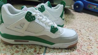 Nike SB x Air Jordan 4 Retro SP (Pine Green)