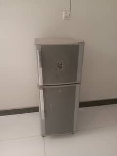 Dawlance fridge medium size
