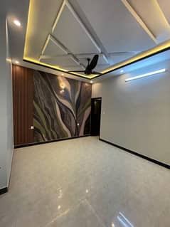 Brand New Flat In Gulistan E Jauhar