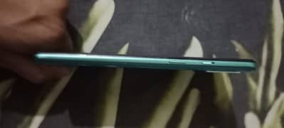 oneplus 8t 12/256 with original oneplus charger.