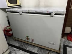 DAWLANCE DEEP FREEZER FOR SALE ALMOST NEW
