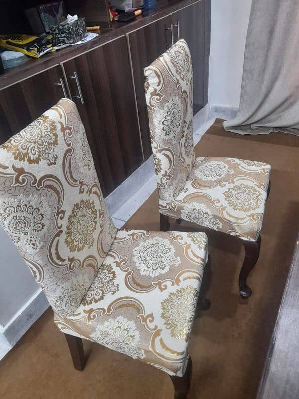 dining table with chairs, used but new in condition 4