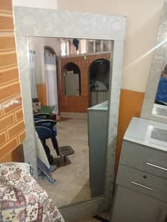 dressing and miror