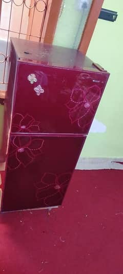 Orient refrigerator Glass door 100% working condition no work required