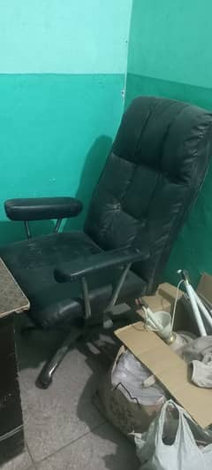 clinic table with chair