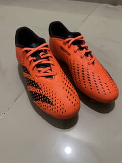 Predator Accuracy. 4 Multi-Ground Football Shoes (Cleats)