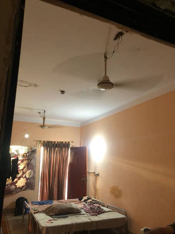 100 Square Yards Lower Portion Up For rent In Gulshan-e-Iqbal - Block 3 2