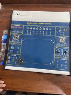 Digital logic training system