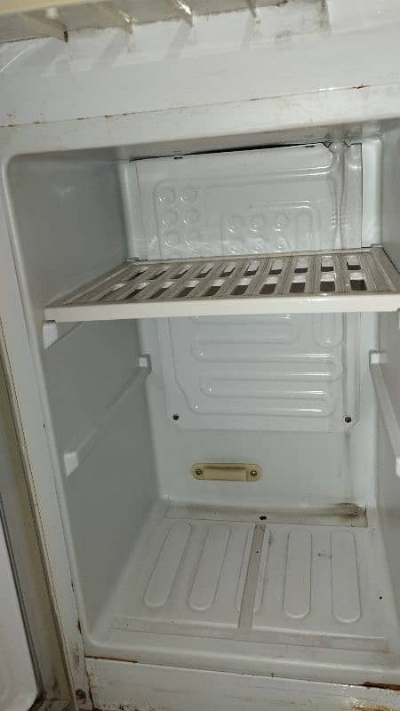 Orient water dispenser 13