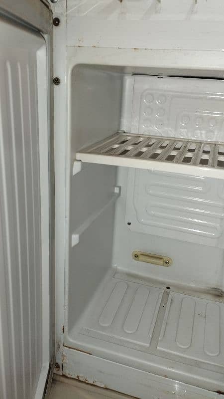 Orient water dispenser 14