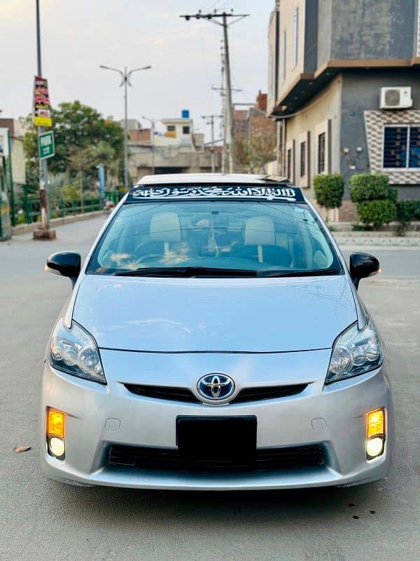 Toyota Prius 1.8 Panromic Sunroof n Soler Panel 5