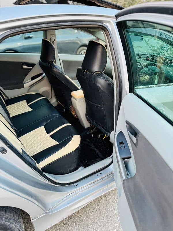 Toyota Prius 1.8 Panromic Sunroof n Soler Panel 8