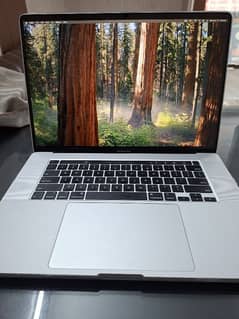 MacBook Pro 16” i7 32GB RAM | 5300M 4GB | Ultra Clean Beast