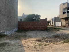 4 marla Corner plot fori possition main ferozpurroad k sth