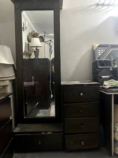 Dressing table with sliding mirror