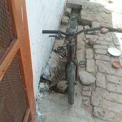 buhat maza ki cycle ha disk break ma ha