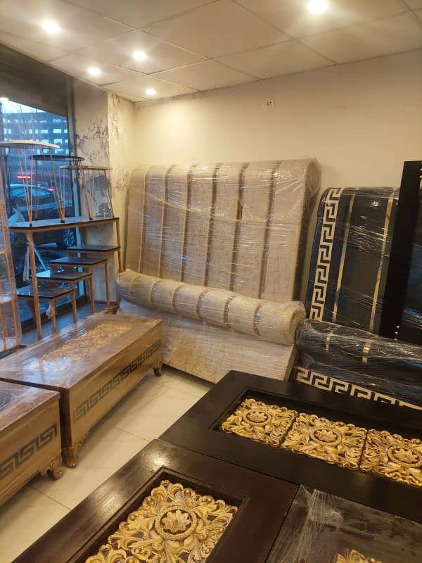 Bed / bed set / king size bed / double bed / poshish bed /side tables 11