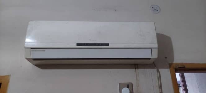 gree 1 ton non inverter ac