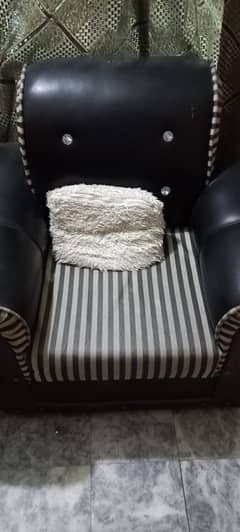Sufa set for sale (black leather ride)
