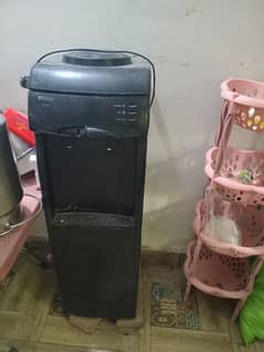 water dispenser in working condition but buttons sharable hai