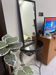 Dressing table with mirror