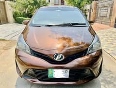 Toyota Vitz 2014 model 2017 registered