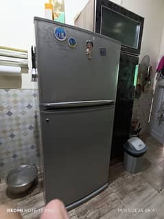 Mitsubishi No frost Large refrigerator
